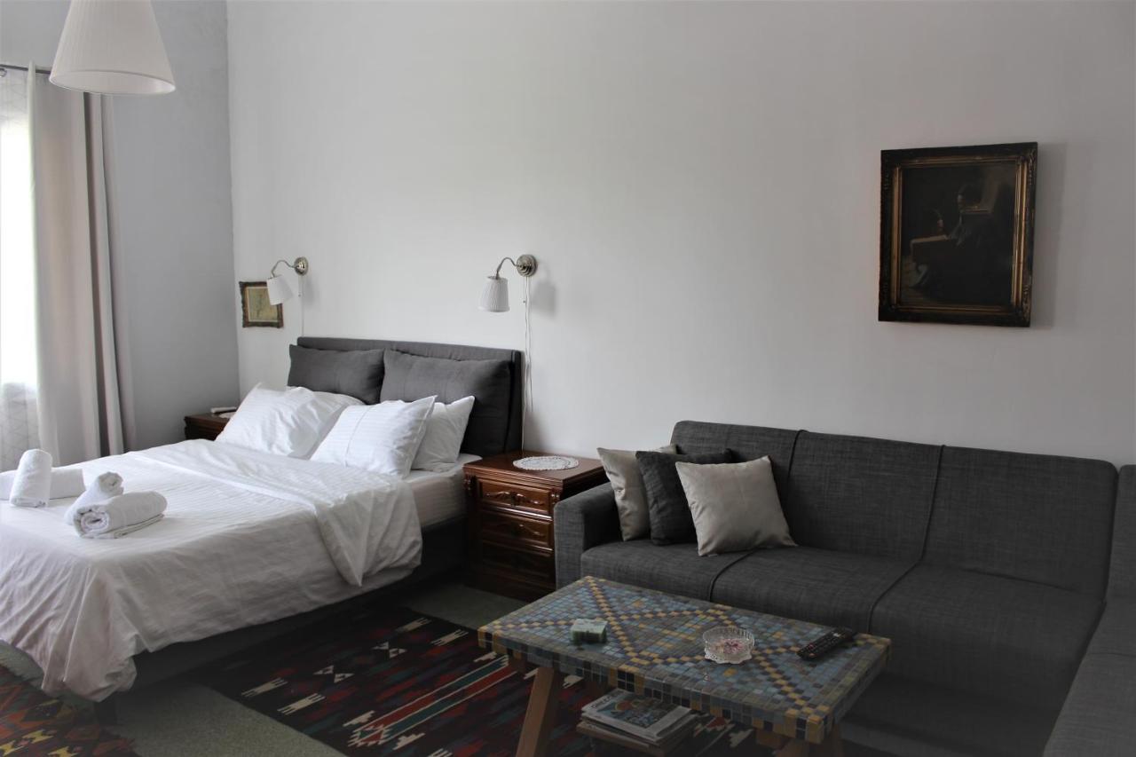 A Litte Taste Of Home Guest House 雅典 外观 照片